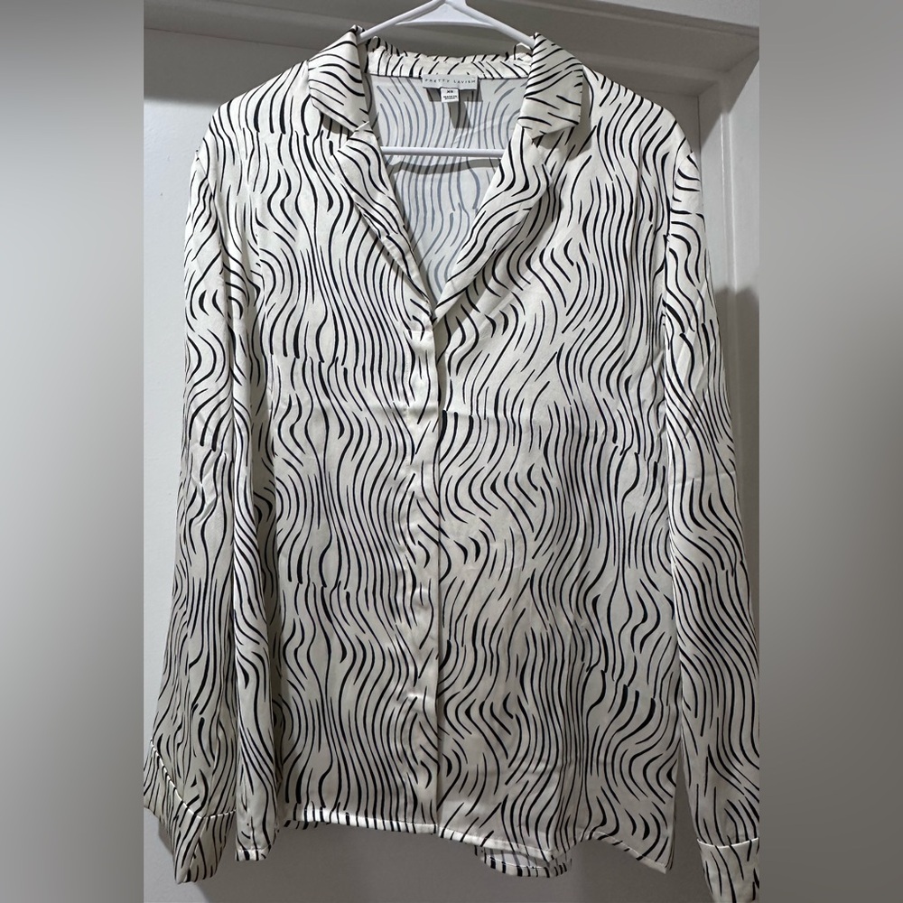 Pretty Lavish - Black and White Abstract Print Blouse